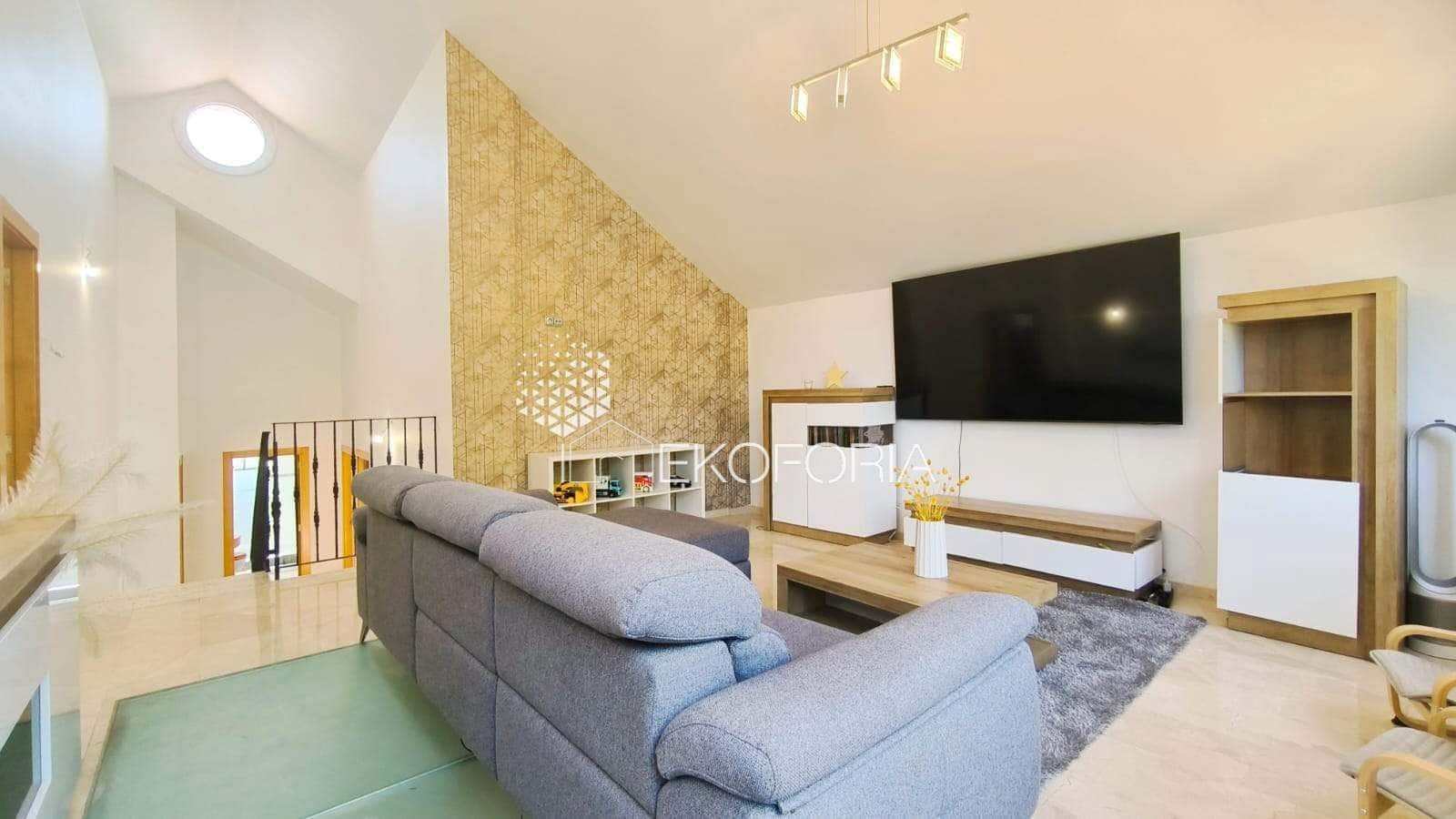 5 soverom Villa til salgs i La Pobla de Vallbona med svømmebasseng garasje - € 615 000 (Ref: 9410619)