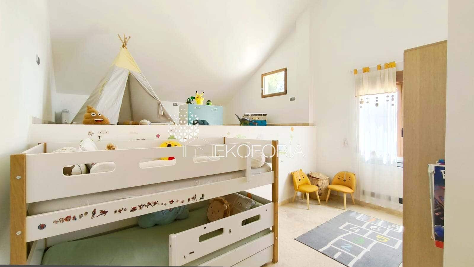 5 soverom Villa til salgs i La Pobla de Vallbona med svømmebasseng garasje - € 615 000 (Ref: 9410619)