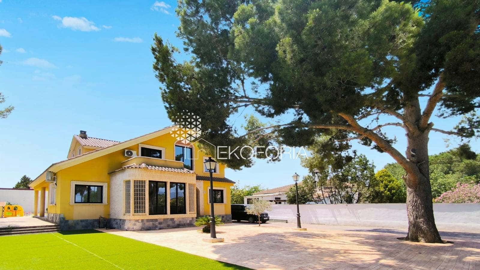 5 soverom Villa til salgs i La Pobla de Vallbona med svømmebasseng garasje - € 615 000 (Ref: 9410619)