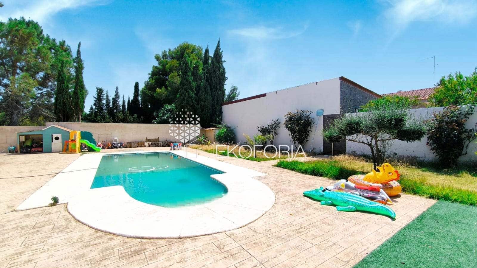 5 soverom Villa til salgs i La Pobla de Vallbona med svømmebasseng garasje - € 615 000 (Ref: 9410619)
