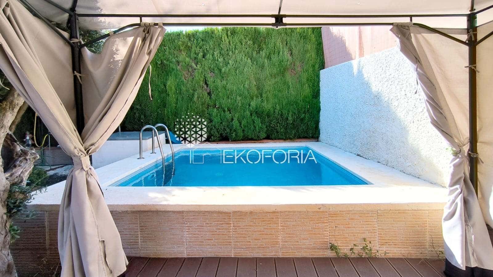 3 soverom Villa til salgs i Gilet med svømmebasseng garasje - € 299 000 (Ref: 9439511)