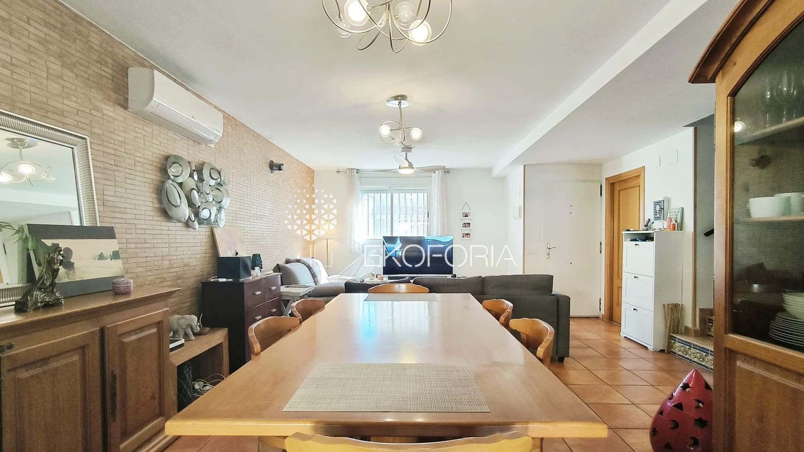 3 soverom Villa til salgs i Gilet med svømmebasseng garasje - € 299 000 (Ref: 9439511)