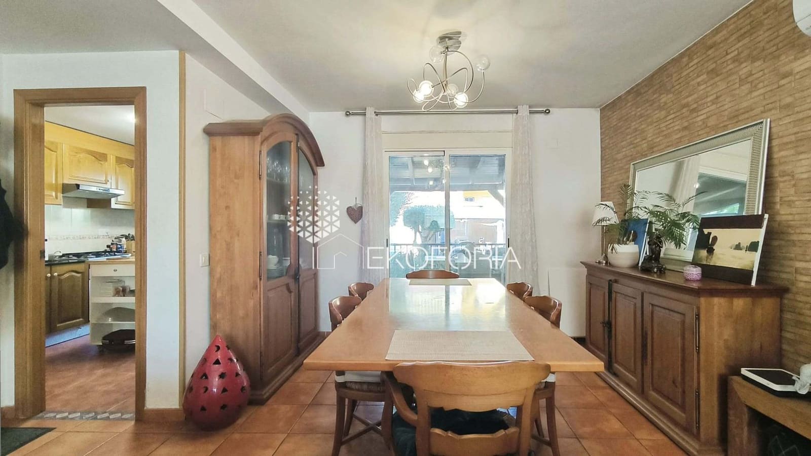 3 soverom Villa til salgs i Gilet med svømmebasseng garasje - € 299 000 (Ref: 9439511)