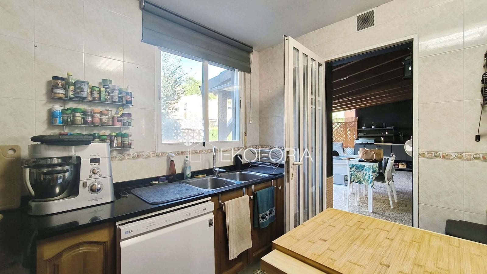 3 soverom Villa til salgs i Gilet med svømmebasseng garasje - € 299 000 (Ref: 9439511)