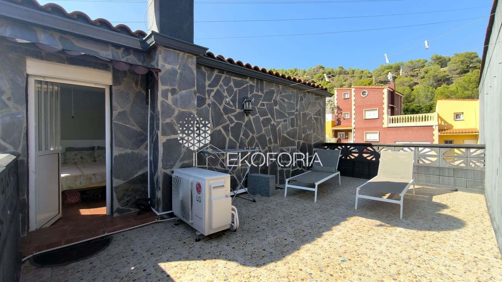 3 soverom Villa til salgs i Gilet med svømmebasseng garasje - € 299 000 (Ref: 9439511)