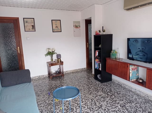 2 bedroom Flat for rent in Cabanyal-Canyamelar, Valencia city - € 900 (Ref: 9451665)
