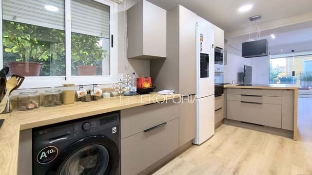 3 chambre Villa/Maison à vendre à Chiva avec piscine garage - 318 000 € (Ref: 9451813)