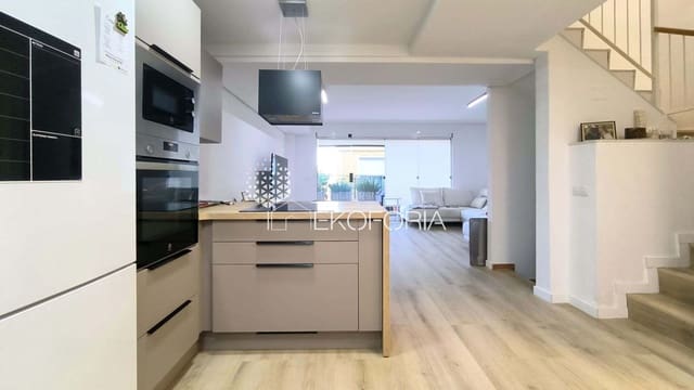 3 chambre Villa/Maison à vendre à Chiva avec piscine garage - 318 000 € (Ref: 9451813)