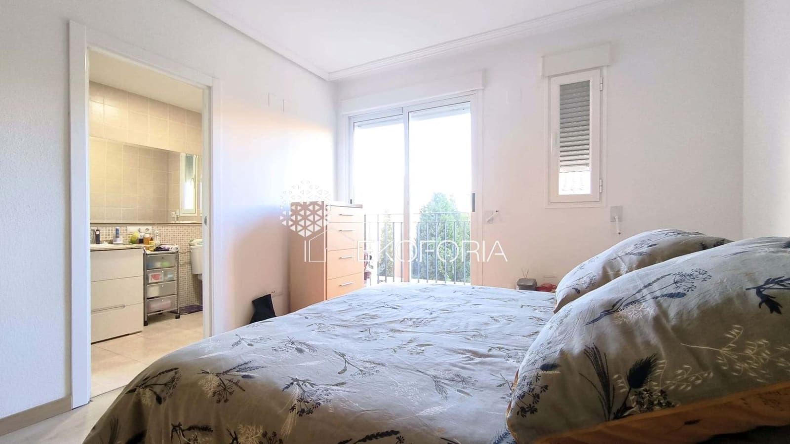 3 chambre Villa/Maison à vendre à Chiva avec piscine garage - 318 000 € (Ref: 9451813)