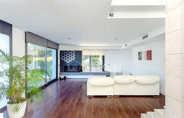 4 soveværelse Villa til salg i Rocafort med swimmingpool garage - € 950.000 (Ref: 9533226)