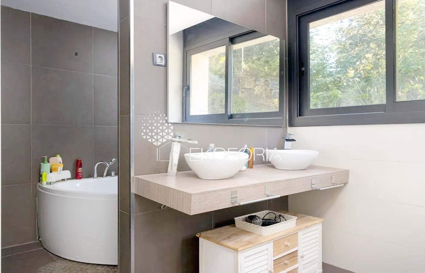 4 soveværelse Villa til salg i Rocafort med swimmingpool garage - € 950.000 (Ref: 9533226)