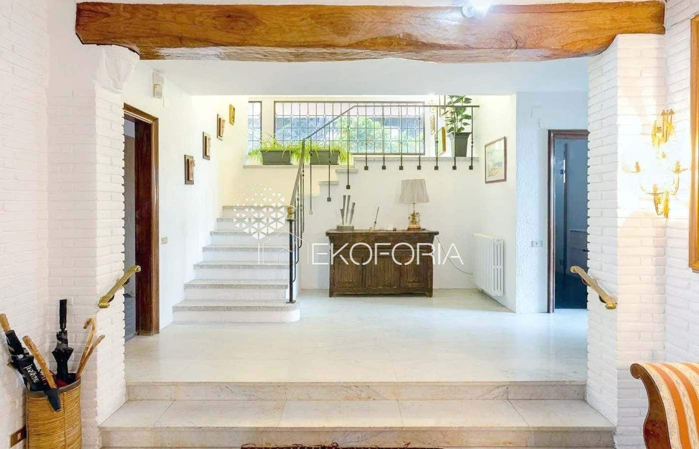 10 soverom Villa til salgs i L'Eliana med svømmebasseng garasje - € 1 200 000 (Ref: 9533227)