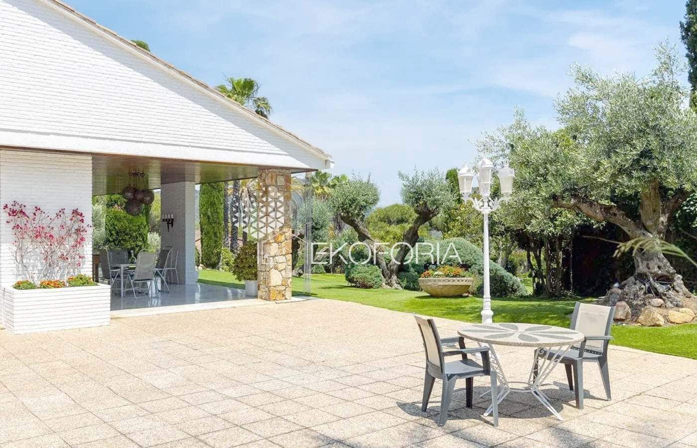 10 soverom Villa til salgs i L'Eliana med svømmebasseng garasje - € 1 200 000 (Ref: 9533227)