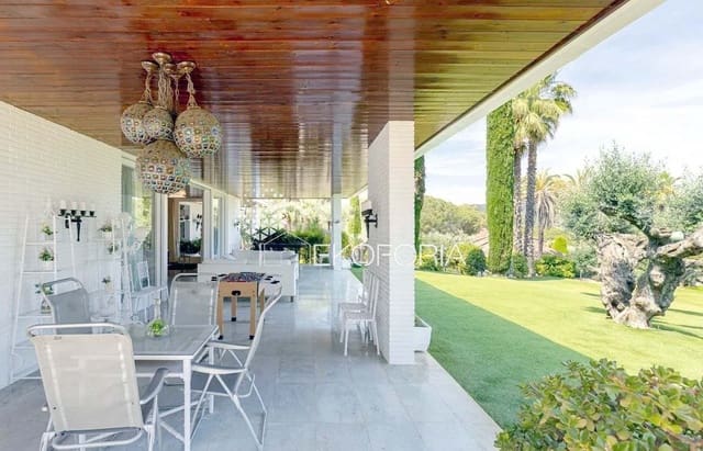 10 soverom Villa til salgs i L'Eliana med svømmebasseng garasje - € 1 200 000 (Ref: 9533227)