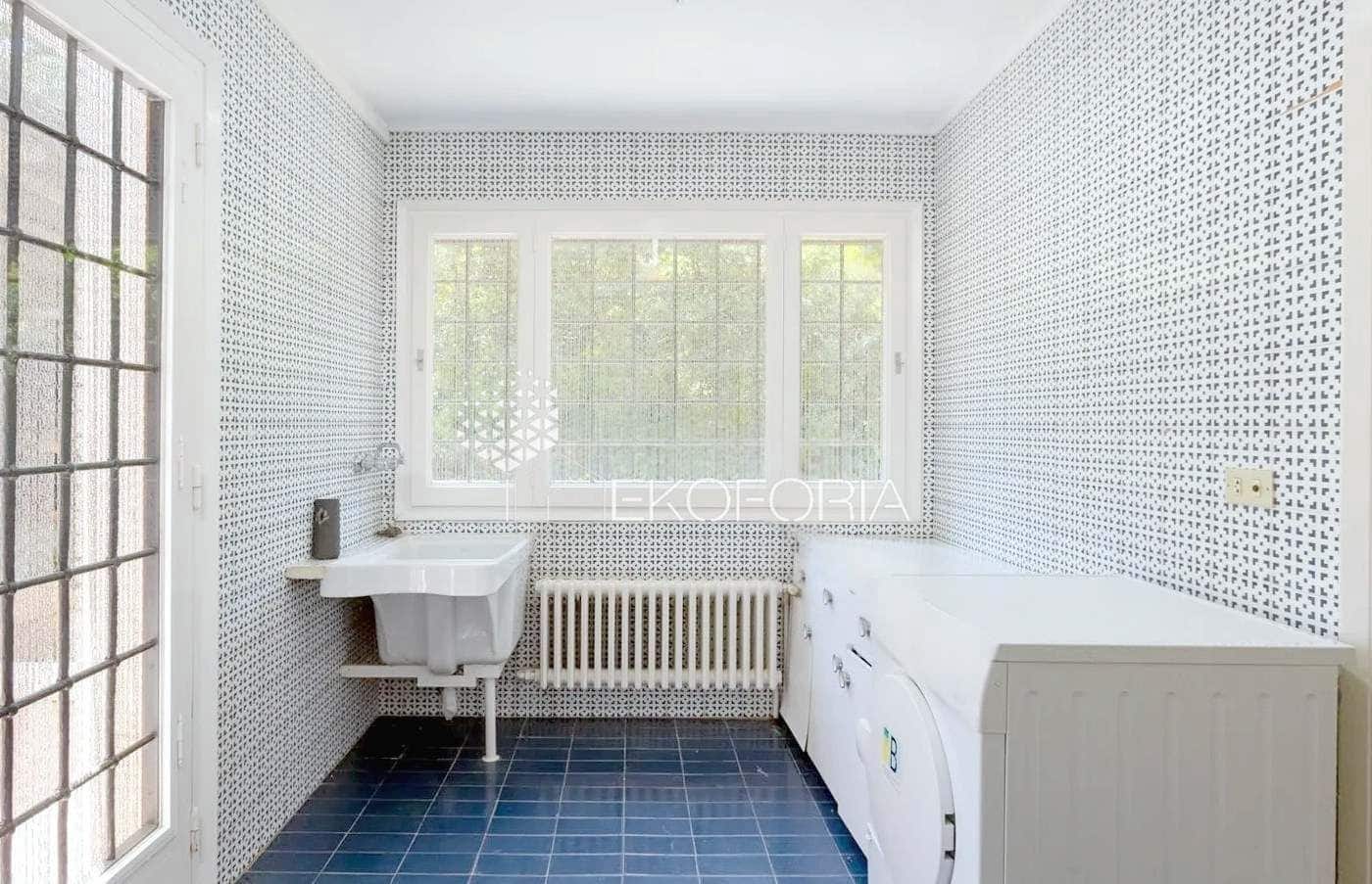 10 soverom Villa til salgs i L'Eliana med svømmebasseng garasje - € 1 200 000 (Ref: 9533227)