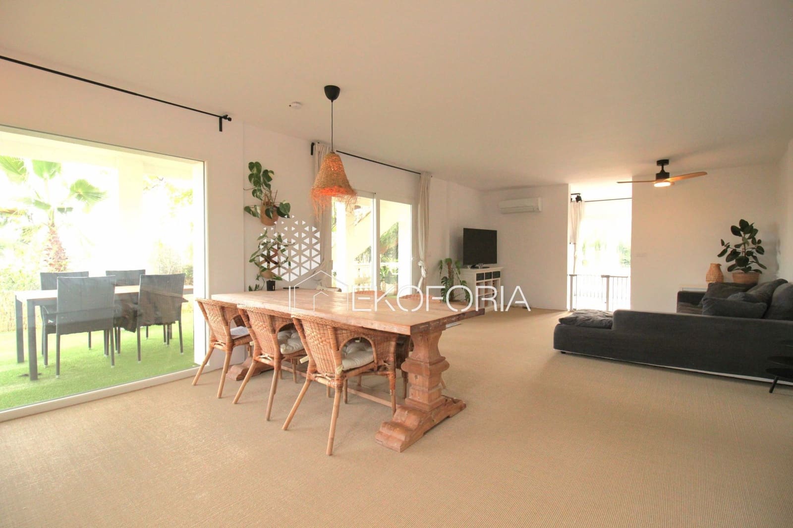 6 bedroom Villa for sale in Torrent with pool garage - € 450,000 (Ref: 9535537)