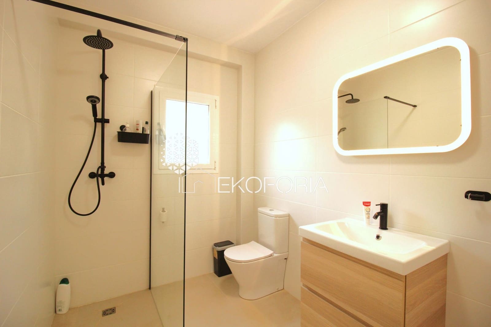 6 bedroom Villa for sale in Torrent with pool garage - € 450,000 (Ref: 9535537)