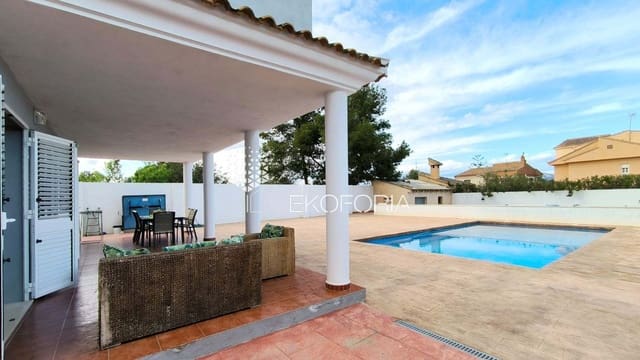 5 soverom Villa til salgs i Bétera med svømmebasseng garasje - € 580 000 (Ref: 9535542)