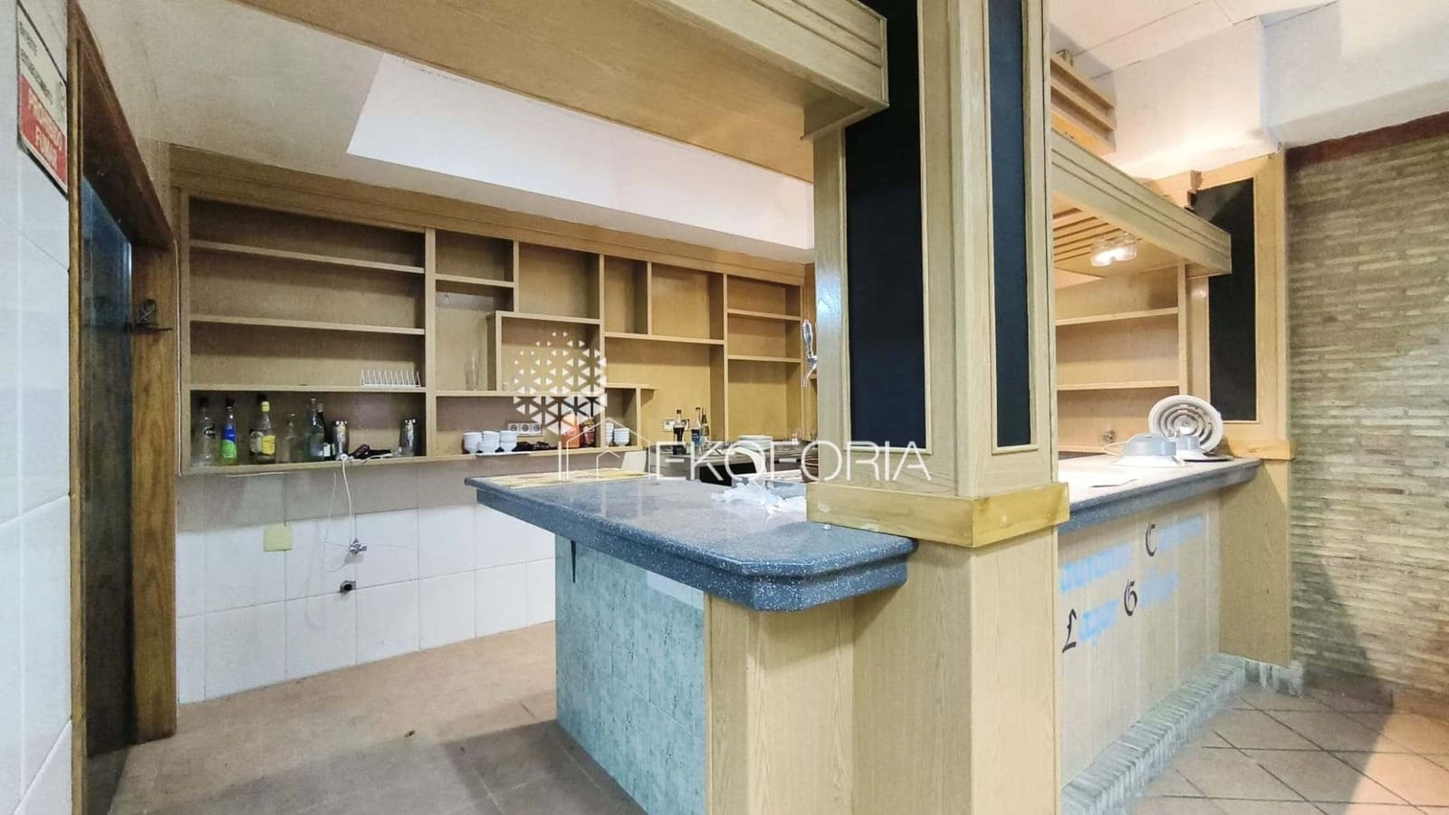 Commercieel te huur in Valencia stad - € 1.800 (Ref: 9535543)