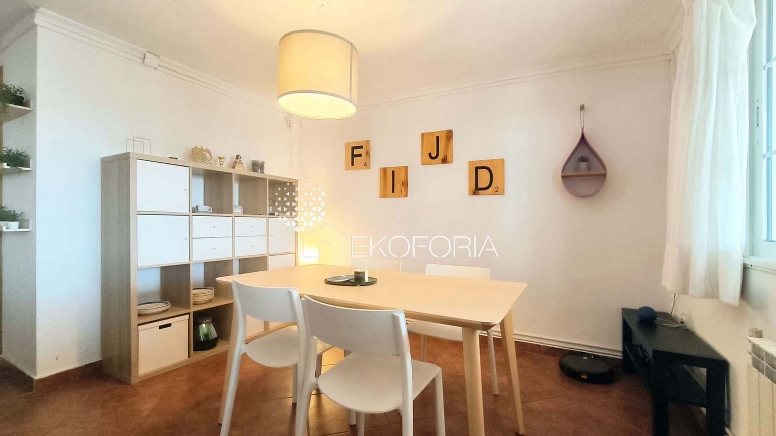 5 bedroom Villa for rent in Chiva with pool garage - € 2,000 (Ref: 9560928)