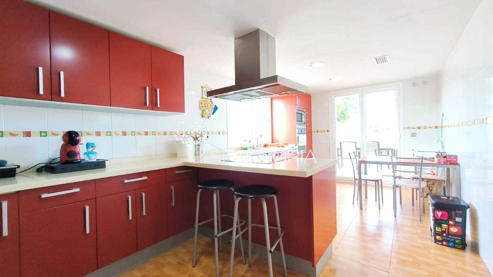 5 soveværelse Villa til salg i Betera med swimmingpool garage - € 580.000 (Ref: 9568047)