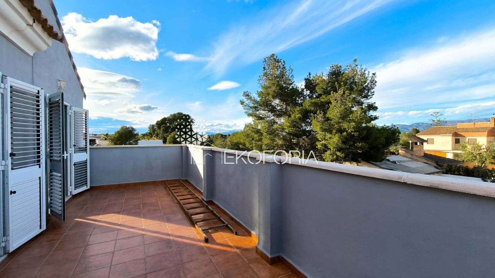 5 soveværelse Villa til salg i Betera med swimmingpool garage - € 580.000 (Ref: 9568047)