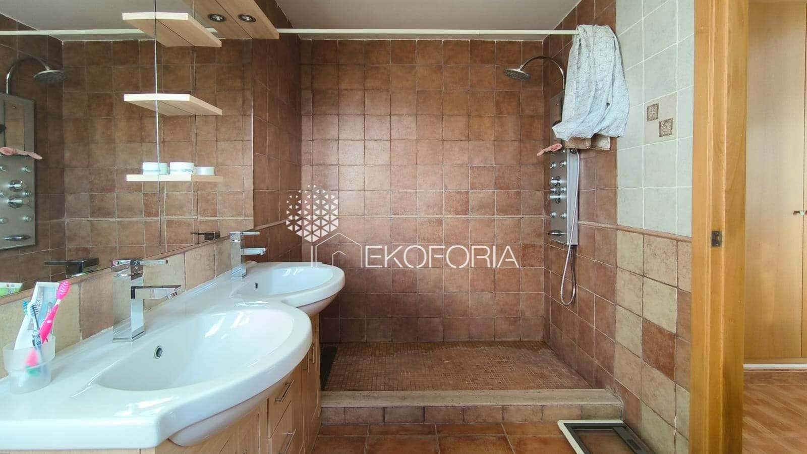 5 soveværelse Villa til salg i Betera med swimmingpool garage - € 580.000 (Ref: 9568047)