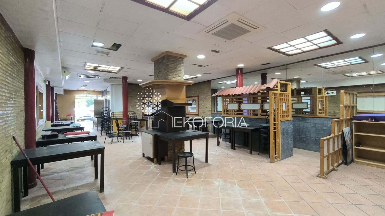 Komercyjne do wynajęcia w Miasto Walencja - 1 800 € (Ref: 9570680)