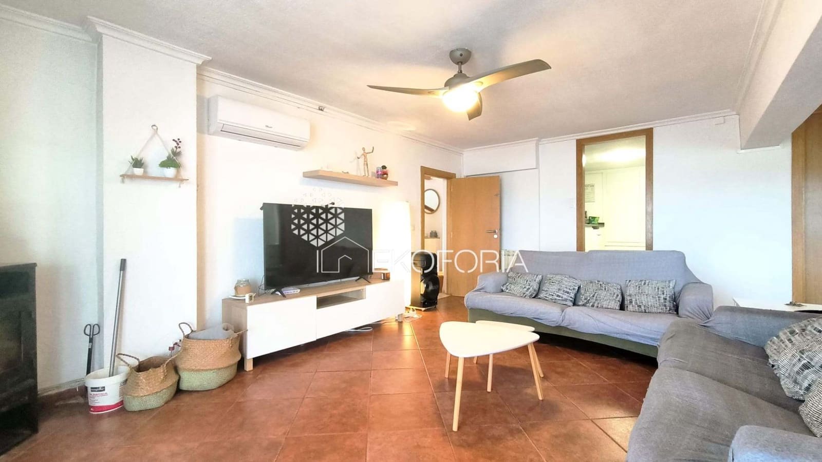 5 bedroom Villa for rent in Chiva with pool garage - € 2,000 (Ref: 9633910)