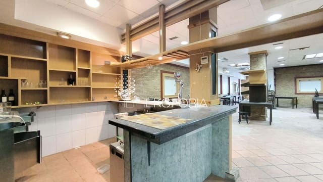 Gewerbe zu vermieten in València Stadt - 1.800 € (Ref: 9658360)