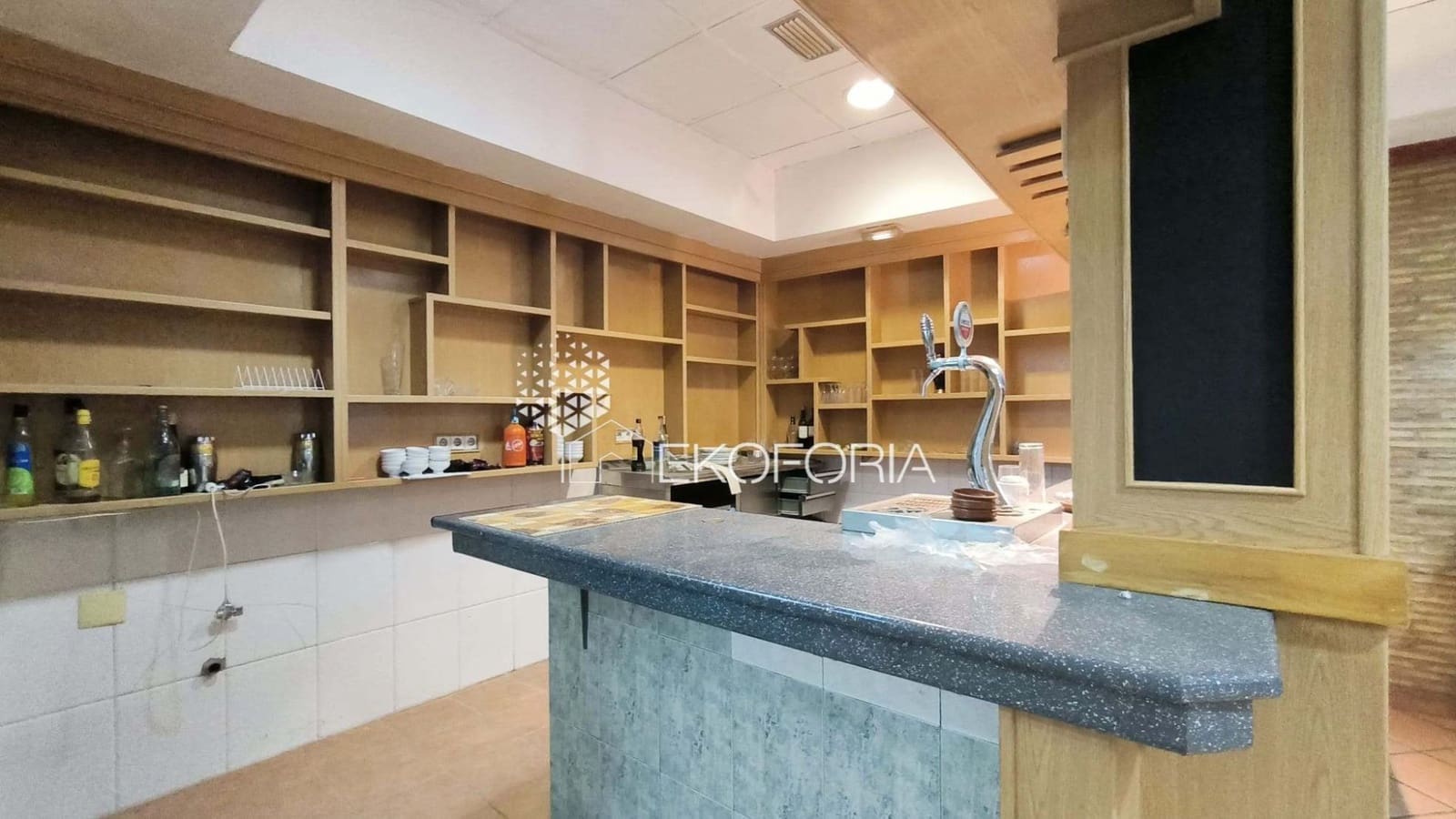 Commerciale in vendita in Valencia citta - 360.000 € (Rif: 9658361)