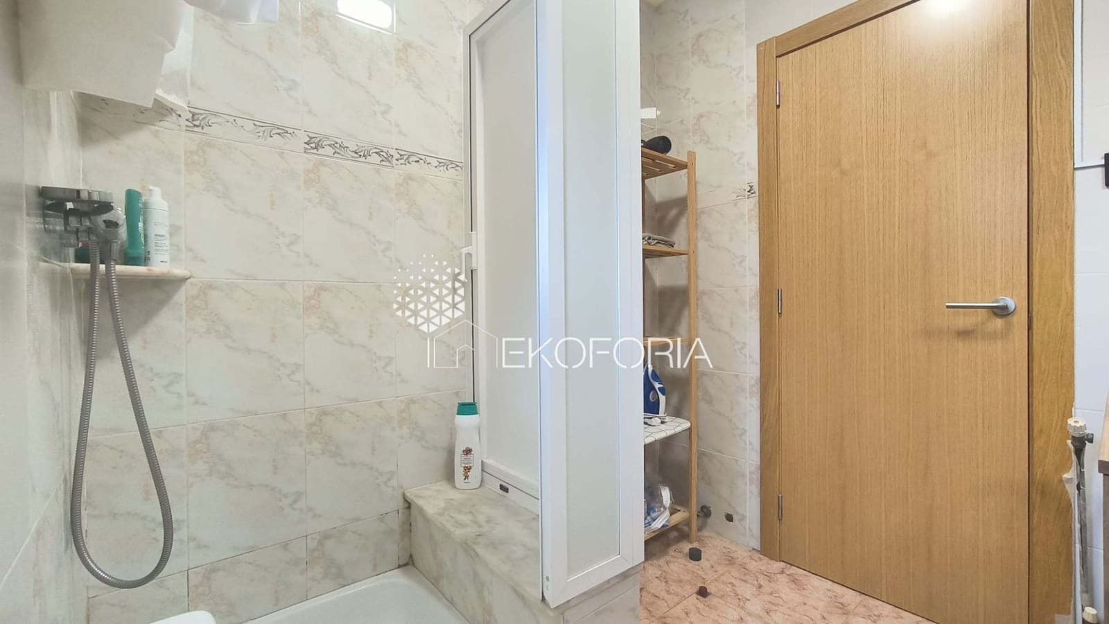 5 sypialnia Willa do wynajęcia w Chiva z basenem garażem - 2 000 € (Ref: 9658363)