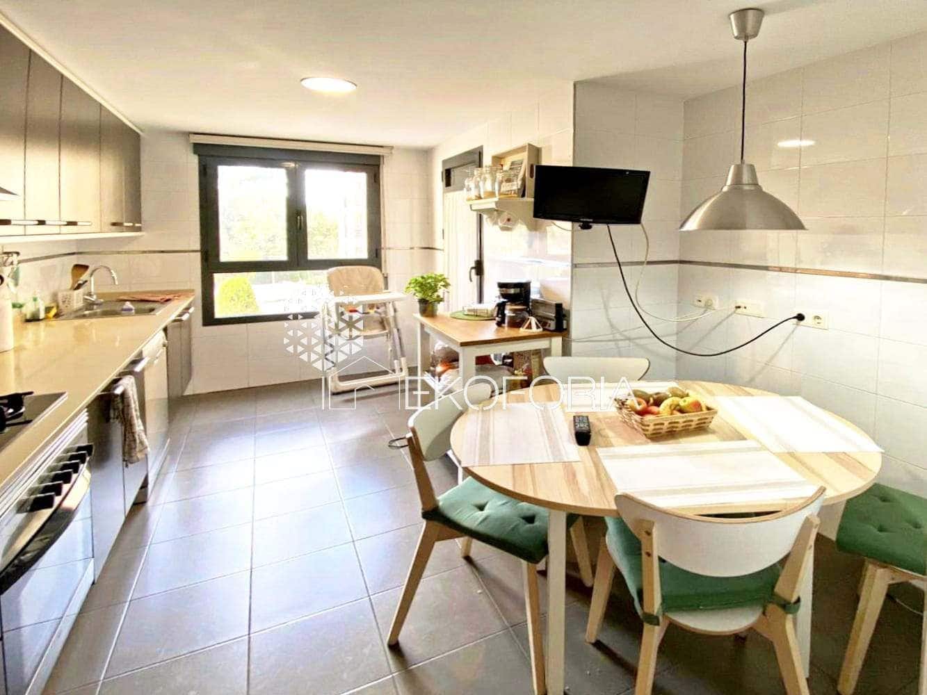 Piso de 3 habitaciones en Paterna en venta con piscina garaje - 360.000 € (Ref: 9665946)