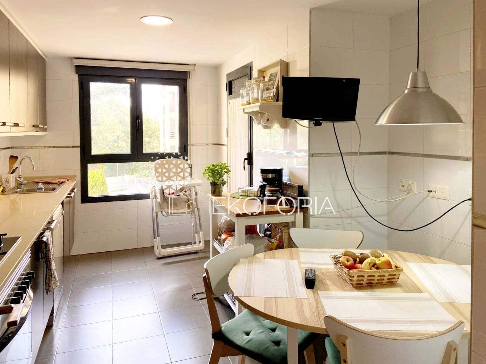 Piso de 3 habitaciones en Paterna en venta con piscina garaje - 360.000 € (Ref: 9665946)