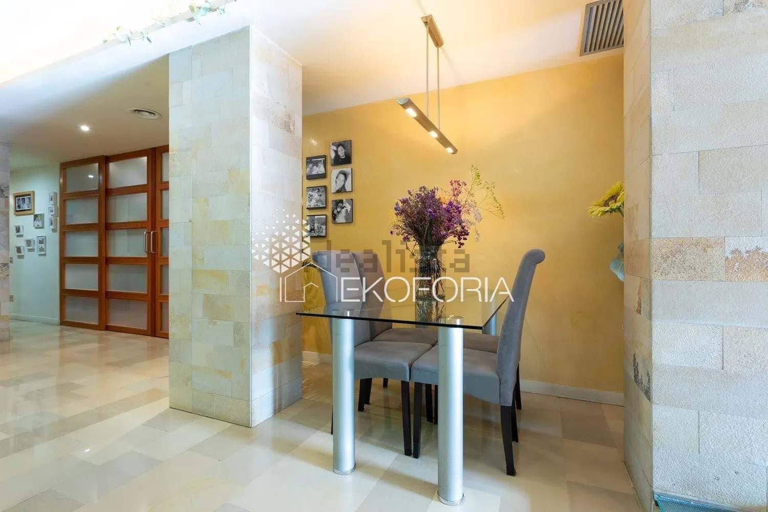 3 sovrum Lägenhet till salu i Valencia stad med pool garage - 365 000 € (Ref: 9665947)