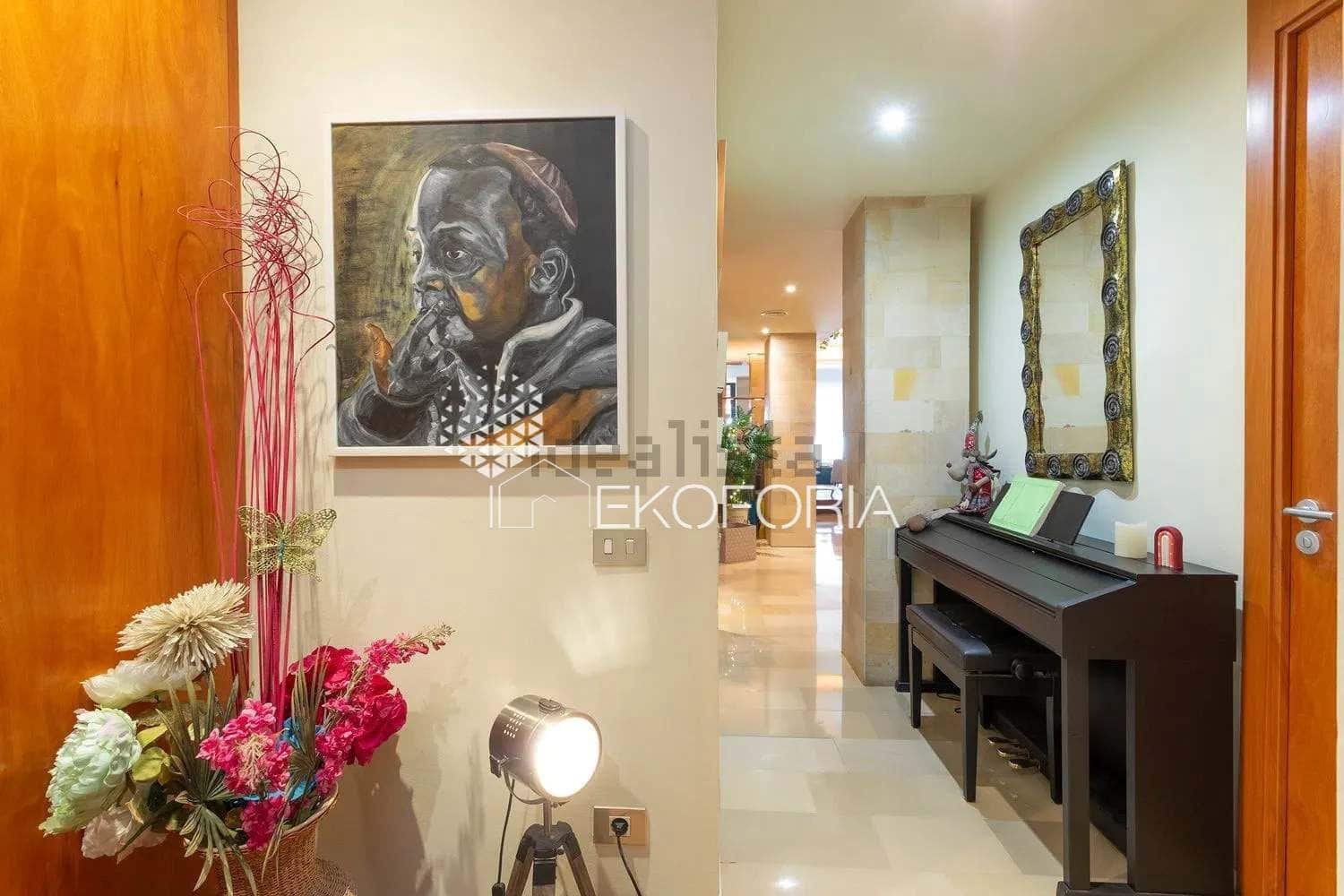 3 sovrum Lägenhet till salu i Valencia stad med pool garage - 365 000 € (Ref: 9665947)