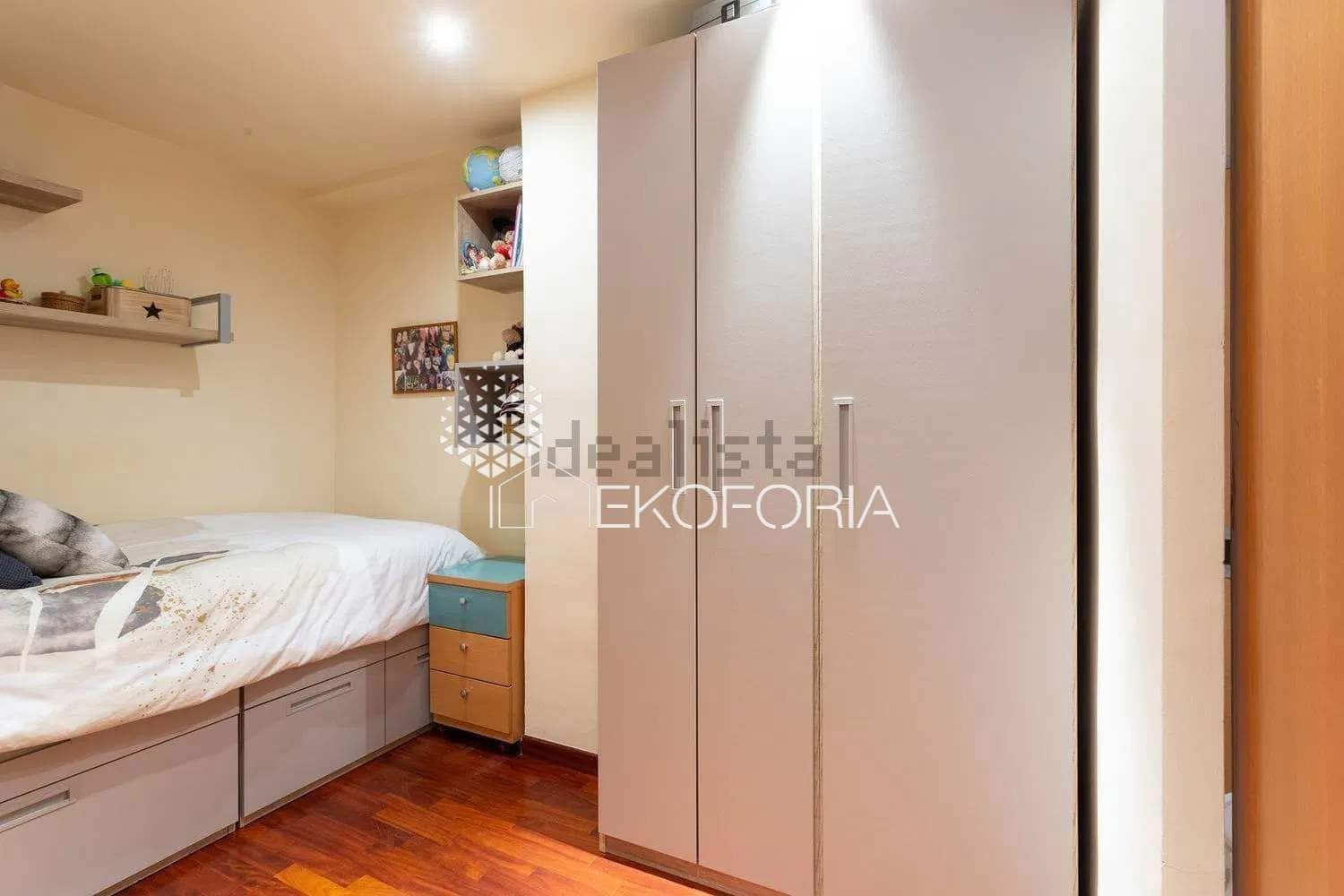 3 sovrum Lägenhet till salu i Valencia stad med pool garage - 365 000 € (Ref: 9665947)