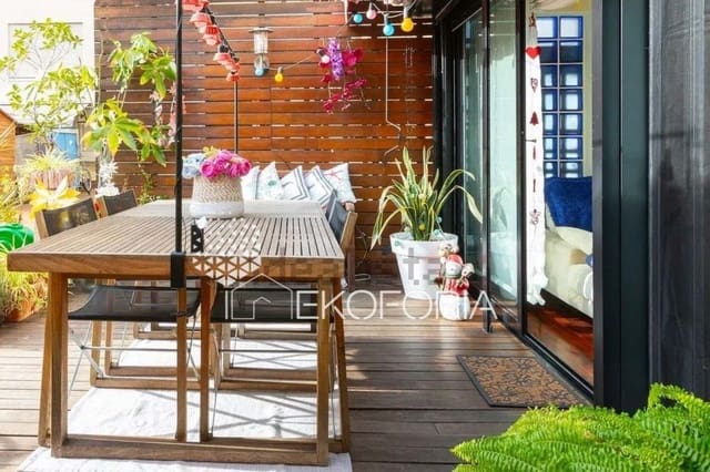 3 makuuhuone Asunto myytävänä paikassa Valencia kaupunki mukana uima-altaan 
autotalli - 365 000 € (Ref: 9665947)