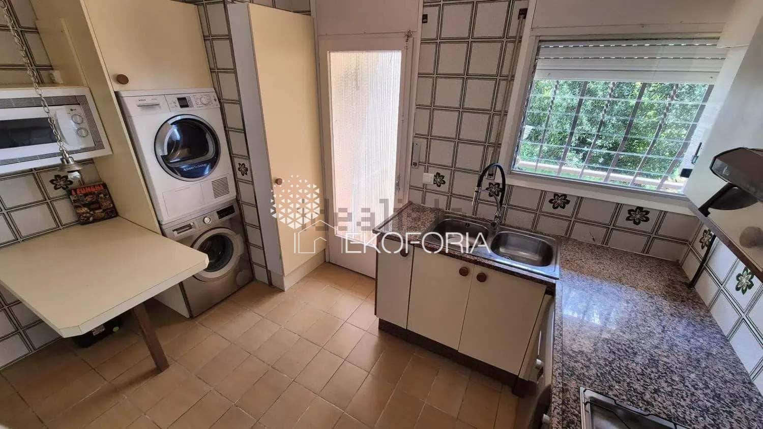 5 slaapkamer Villa te koop in Torrent met garage - € 399.000 (Ref: 9721142)