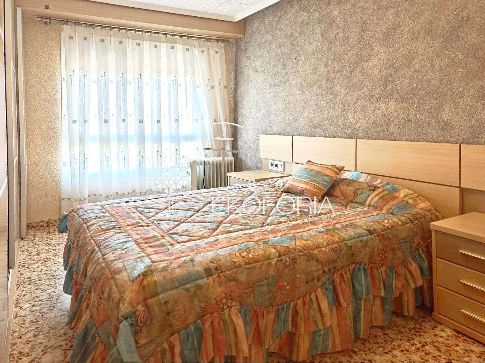 3 bedroom Flat for rent in Torrent - € 950 (Ref: 9728577)