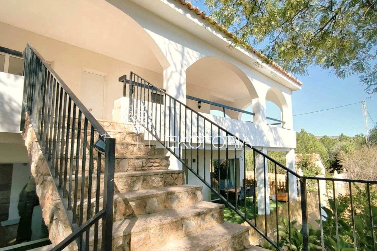 Chalet de 6 habitaciones en Torrent en venta con piscina garaje - 450.000 € (Ref: 9763503)