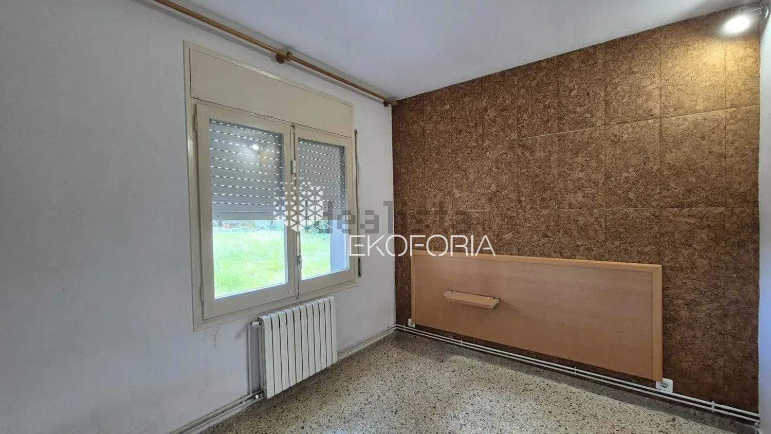 5 slaapkamer Villa te koop in Torrent met garage - € 399.000 (Ref: 9763504)
