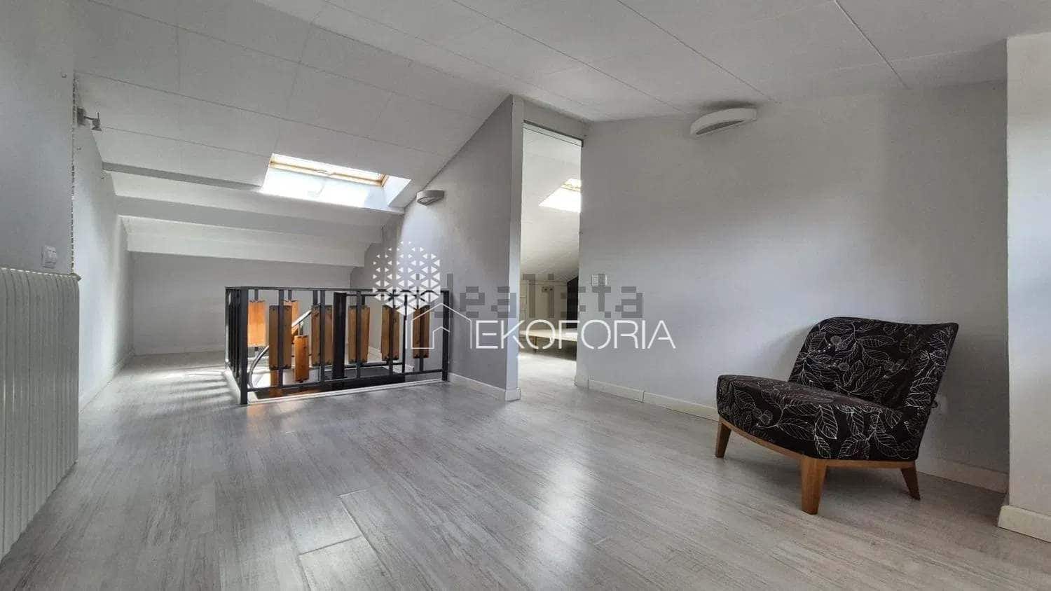 5 slaapkamer Villa te koop in Torrent met garage - € 399.000 (Ref: 9763504)
