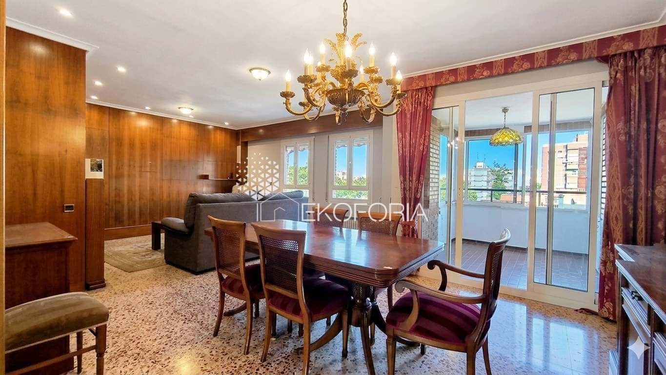 3 makuuhuone Asunto myytävänä paikassa Valencia kaupunki mukana 
autotalli - 360 000 € (Ref: 9796289)