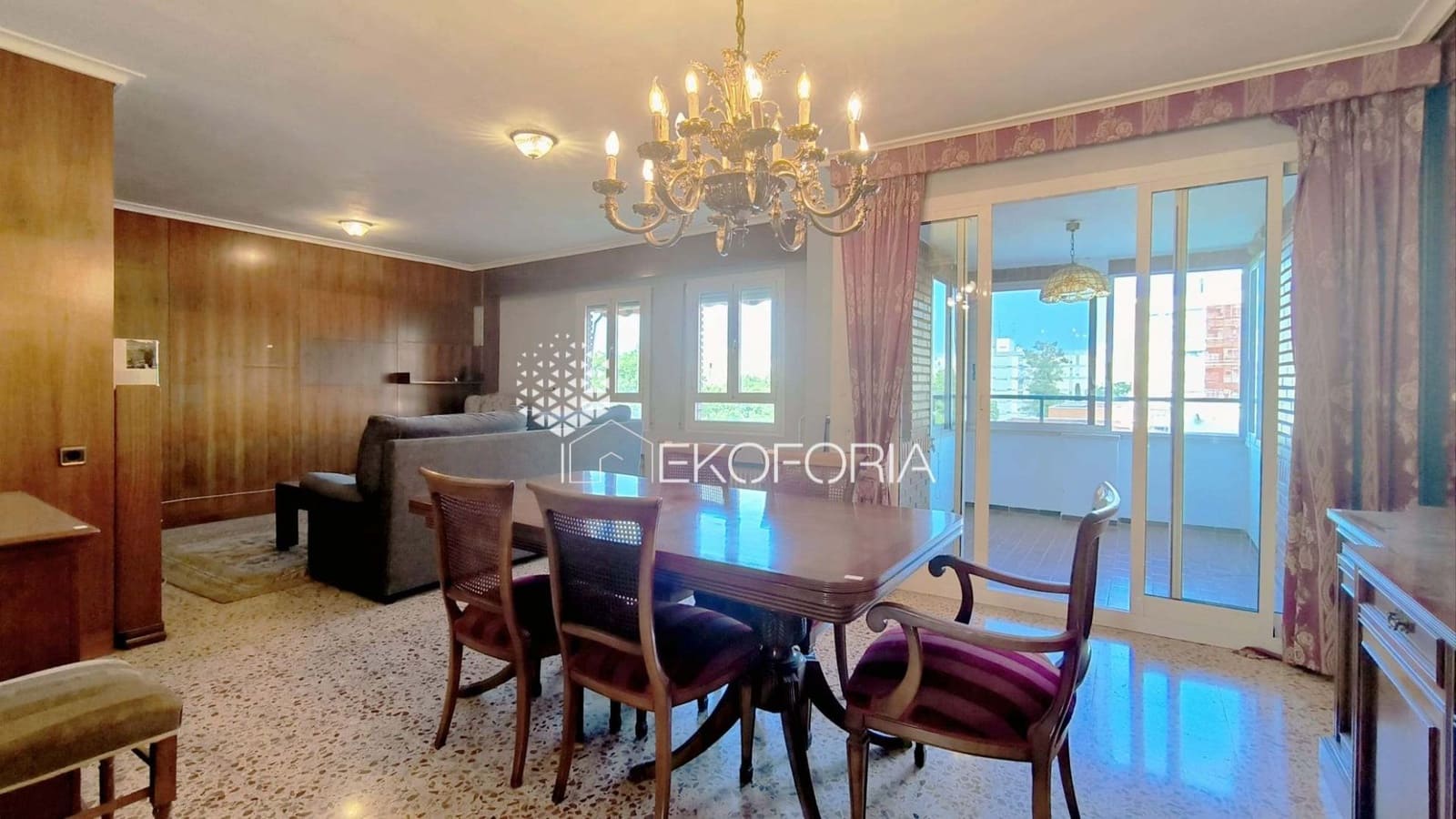 3 makuuhuone Asunto myytävänä paikassa Valencia kaupunki mukana 
autotalli - 360 000 € (Ref: 9796289)