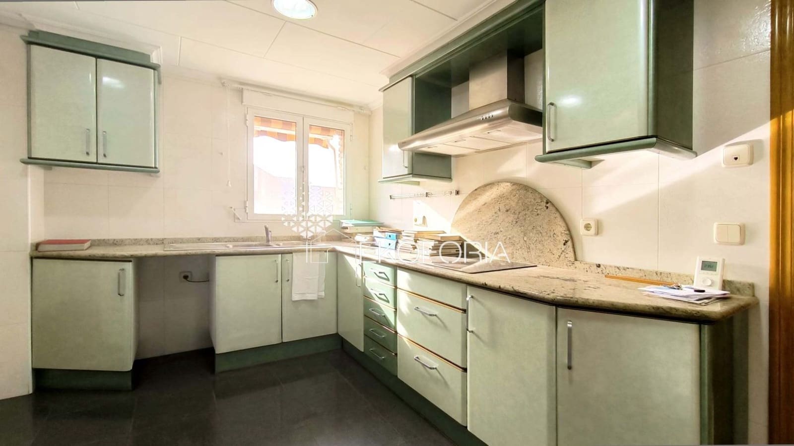 3 makuuhuone Asunto myytävänä paikassa Valencia kaupunki mukana 
autotalli - 360 000 € (Ref: 9796289)