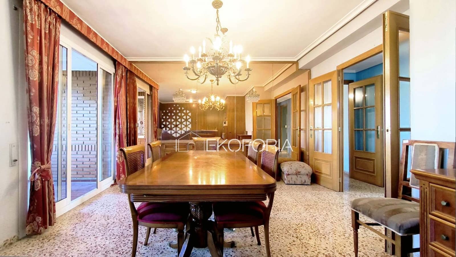 3 makuuhuone Asunto myytävänä paikassa Valencia kaupunki mukana 
autotalli - 360 000 € (Ref: 9796289)