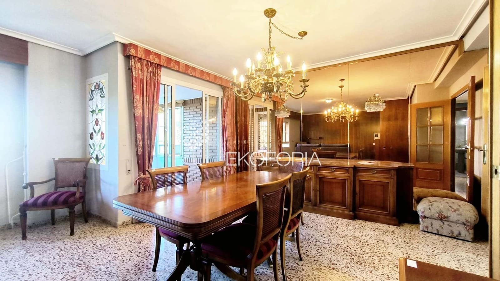 3 makuuhuone Asunto myytävänä paikassa Valencia kaupunki mukana 
autotalli - 360 000 € (Ref: 9796289)