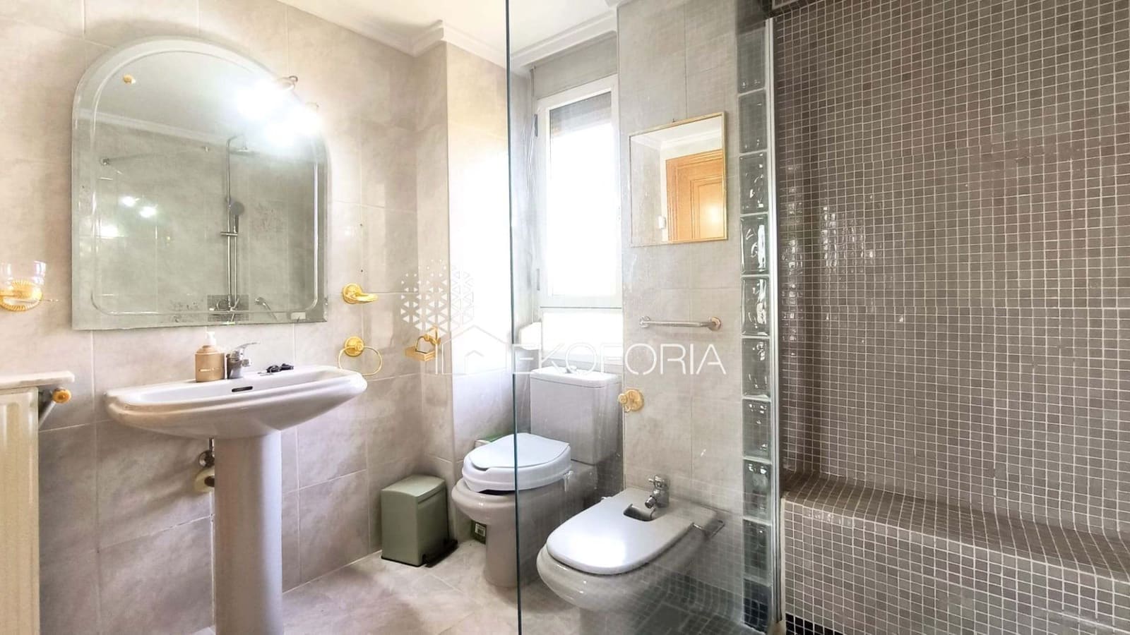 3 makuuhuone Asunto myytävänä paikassa Valencia kaupunki mukana 
autotalli - 360 000 € (Ref: 9796289)