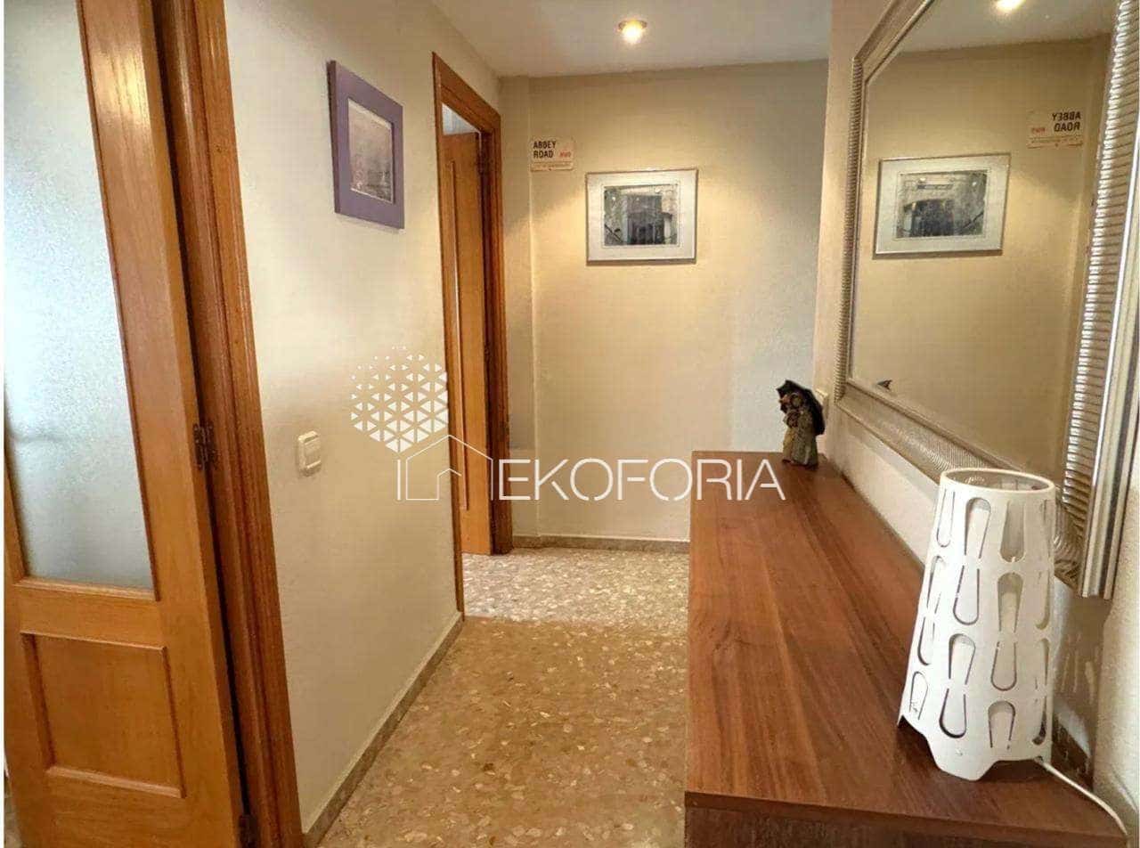 4 sovrum Lägenhet till salu i Valencia stad - 320 000 € (Ref: 9811253)